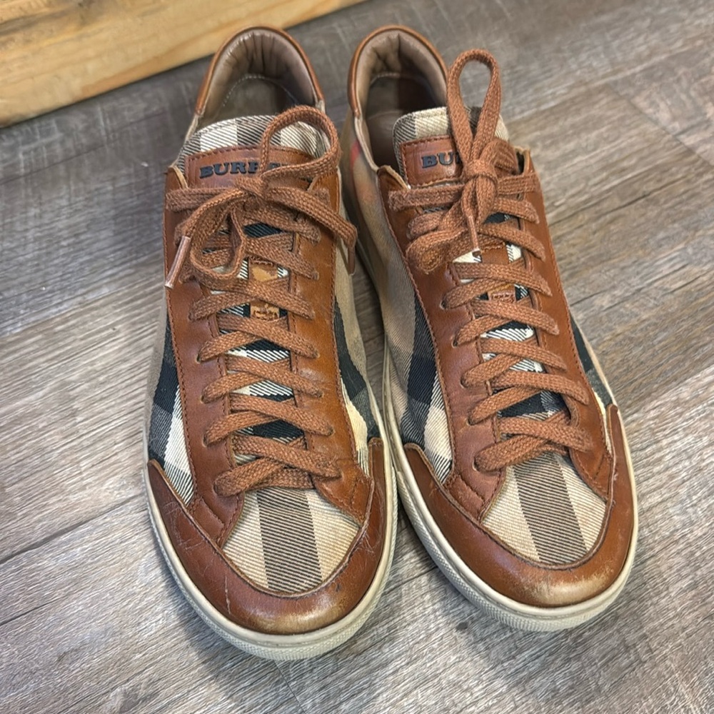 Burberry Sneakers - Picture 2 of 10